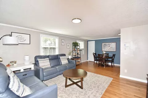 Living - 92 Louis Rd, Springfield, MA 01118 photo 4 of 5