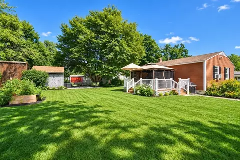 Exterior - 92 Louis Rd, Springfield, MA 01118 photo 7 of 10