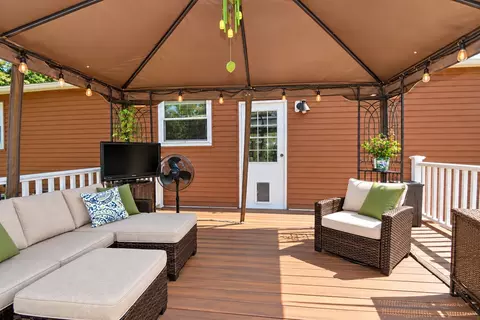 Exterior - 92 Louis Rd, Springfield, MA 01118 photo 10 of 10