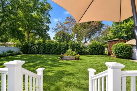 Exterior - 92 Louis Rd, Springfield, MA 01118 photo 8 of 10