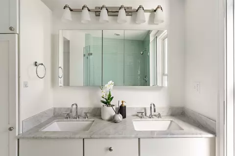 Bath - 413 E 7th St #2, Boston, MA 02127 photo 3 of 4