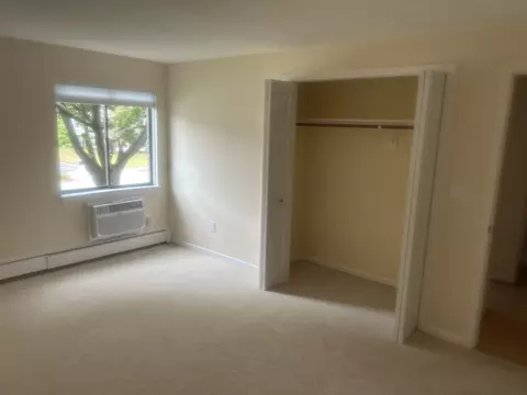 8 Hallmark Gdns #5, Burlington, MA 01803