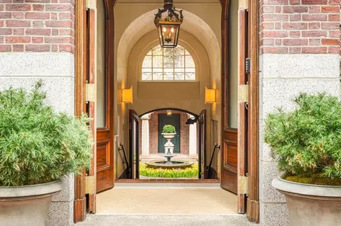 101 Chestnut St #E, Boston, MA 02108