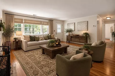Living - 4 Carson Rd, Woburn, MA 01801 photo 3 of 6