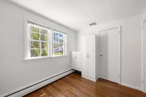 Bedroom - 4 Carson Rd, Woburn, MA 01801 photo 6 of 8