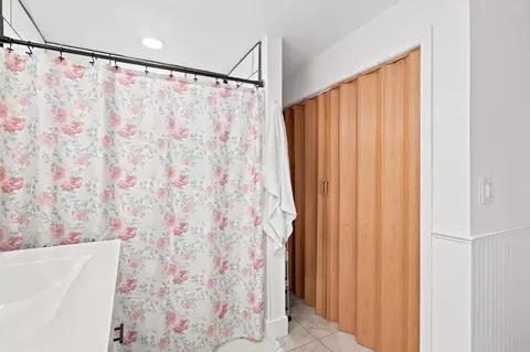Bath - 25 Orient St, Worcester, MA 01604 photo 2 of 2