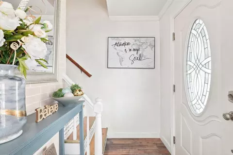 Entry Way - 25 Orient St, Worcester, MA 01604 photo 4 of 5