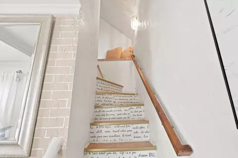 Entry Way - 25 Orient St, Worcester, MA 01604 photo 5 of 5