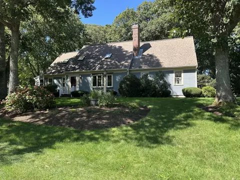 94 Stratford Ln, Yarmouth, MA 02675