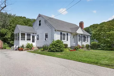 130 Thurston St, Riverside, RI 02915