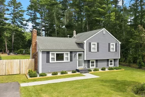 21 Great Meadow Dr, Carver, MA 02330