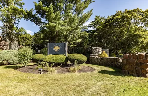221 Oak St #3-24, Brockton, MA 02301