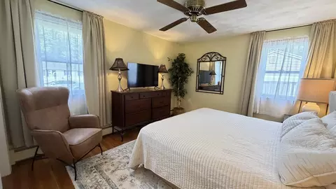 Bedroom - 229 Mccarthy Ave, Chicopee, MA 01020 photo 3 of 5