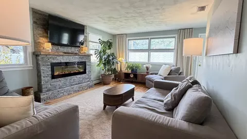Living - 229 Mccarthy Ave, Chicopee, MA 01020 photo 1 of 3