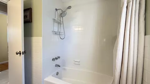 Bath - 229 Mccarthy Ave, Chicopee, MA 01020 photo 3 of 4