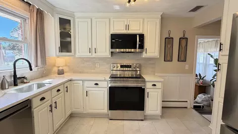 Kitchen - 229 Mccarthy Ave, Chicopee, MA 01020 photo 3 of 4