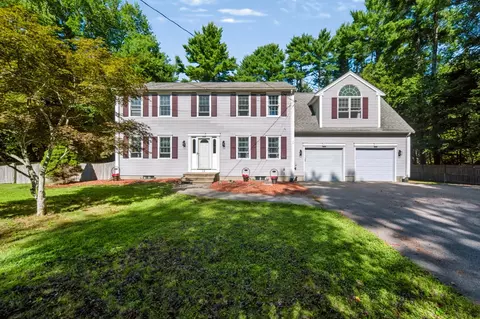 24 Evergreen Rd, Lakeville, MA 02347
