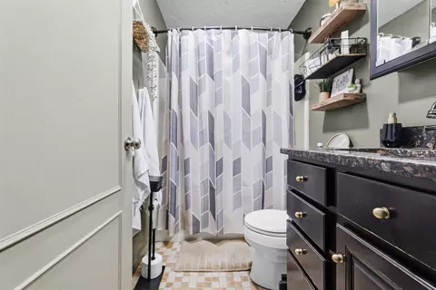 Bath - 5455 N Main St #20E, Fall River, MA 02720 photo 1 of 2