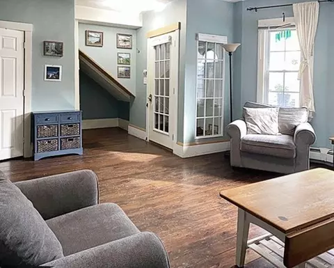 Entry Way - 8 May St, Beverly, MA 01915 photo 1 of 1