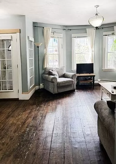 Living - 8 May St, Beverly, MA 01915 photo 4 of 4