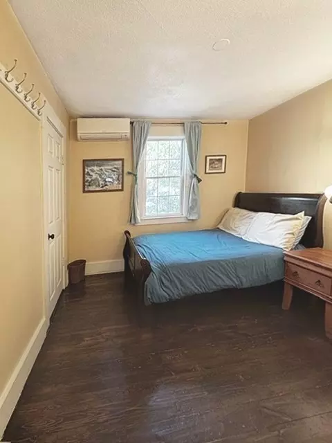 Bedroom - 8 May St, Beverly, MA 01915 photo 1 of 5