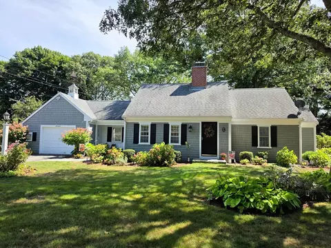17 Captain York Rd, Yarmouth, MA 02664