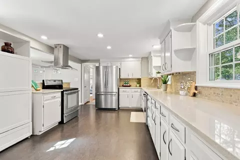 Kitchen - 76 Curtis St, Reading, MA 01867 photo 2 of 4