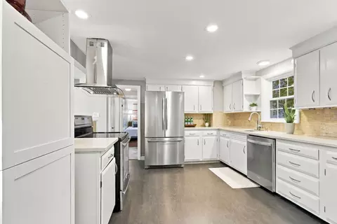 Kitchen - 76 Curtis St, Reading, MA 01867 photo 3 of 4