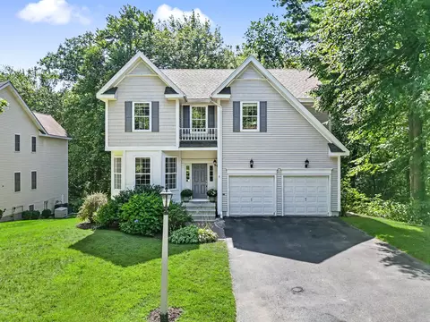 8 Southwood Dr #8, Southborough, MA 01772