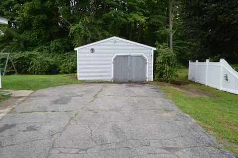 Exterior - 444 Putnam Hill Rd, Sutton, MA 01590 photo 2 of 5