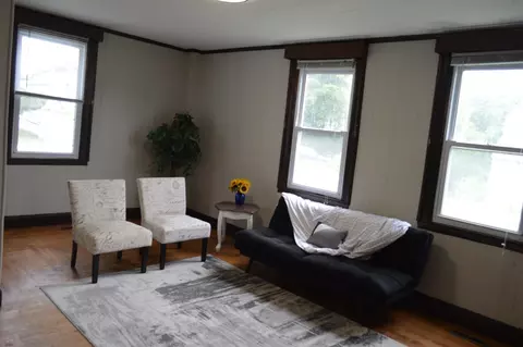 Living - 444 Putnam Hill Rd, Sutton, MA 01590 photo 1 of 5