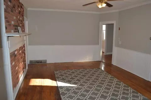 Living - 444 Putnam Hill Rd, Sutton, MA 01590 photo 4 of 5