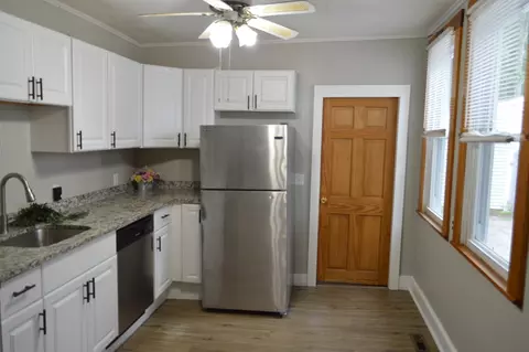 Kitchen - 444 Putnam Hill Rd, Sutton, MA 01590 photo 2 of 4