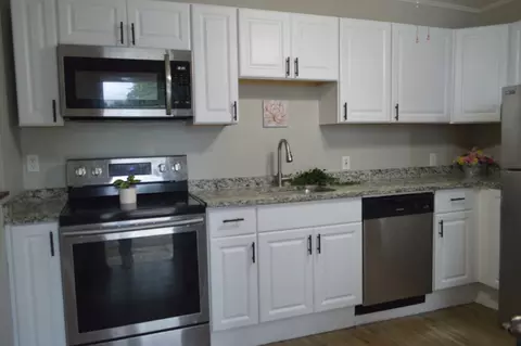 Kitchen - 444 Putnam Hill Rd, Sutton, MA 01590 photo 1 of 4