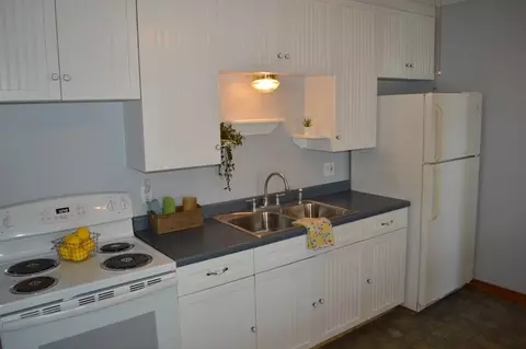 Kitchen - 444 Putnam Hill Rd, Sutton, MA 01590 photo 4 of 4
