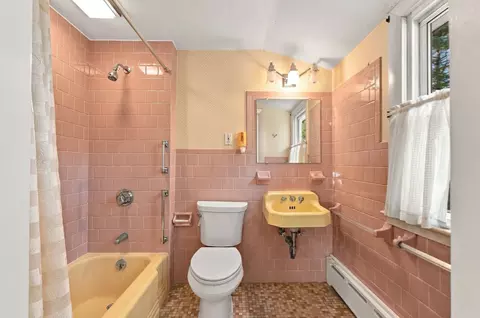 Bath - 14 Crooked River Rd, Wareham, MA 02571 photo 4 of 5
