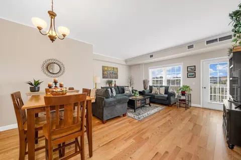8 Walnut St #418, Peabody, MA 01960