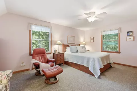 Bedroom - 11 Stephanie Cir, Springfield, MA 01129 photo 2 of 3