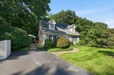 Exterior - 11 Stephanie Cir, Springfield, MA 01129 photo 4 of 18