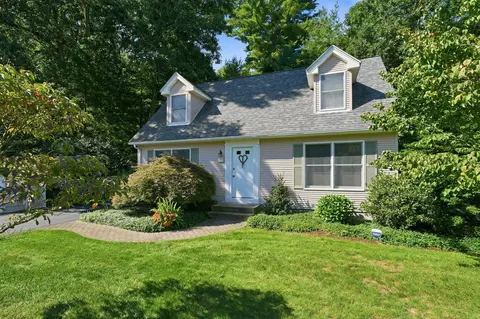 Exterior - 11 Stephanie Cir, Springfield, MA 01129 photo 6 of 18