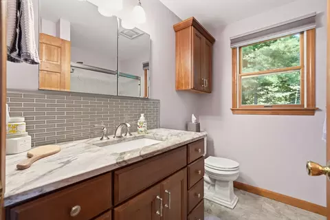 Bath - 11 Stephanie Cir, Springfield, MA 01129 photo 1 of 2