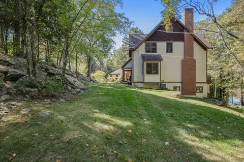 Exterior - 250 Meadowbrook Rd, Dedham, MA 02026 photo 5 of 7