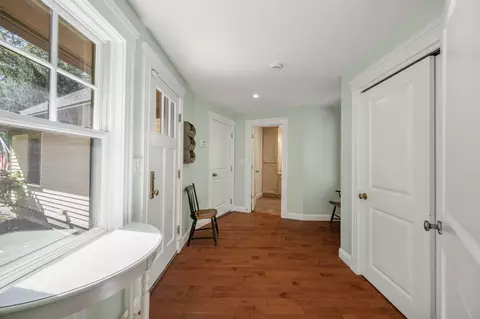 Entry Way - 250 Meadowbrook Rd, Dedham, MA 02026 photo 2 of 3