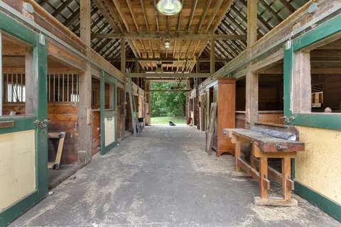 Entry Way - 19-21 Downfall Rd, Newbury, MA 01922 photo 2 of 3