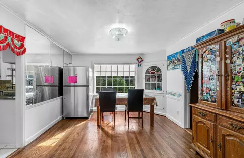 Dining - 135 Emerson St, Springfield, MA 01118 photo 2 of 3