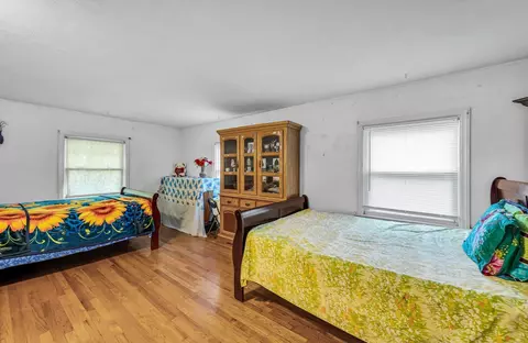 Bedroom - 135 Emerson St, Springfield, MA 01118 photo 2 of 10