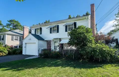 Exterior - 135 Emerson St, Springfield, MA 01118 photo 5 of 8