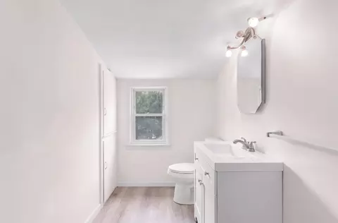 Bath - 44 Arthur St, Springfield, MA 01104 photo 1 of 3