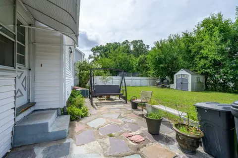 Exterior - 44 Arthur St, Springfield, MA 01104 photo 6 of 8