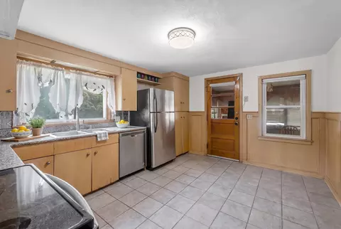 Kitchen - 44 Arthur St, Springfield, MA 01104 photo 2 of 2